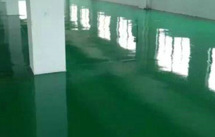 什么樣的地坪是環(huán)氧自流平地坪？有什么特點(diǎn)？